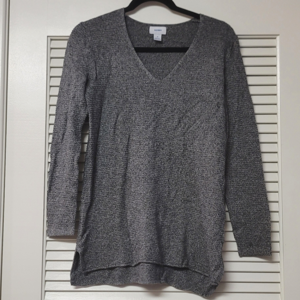 Old Navy - Grey V-Neck Long-Sleeve Top